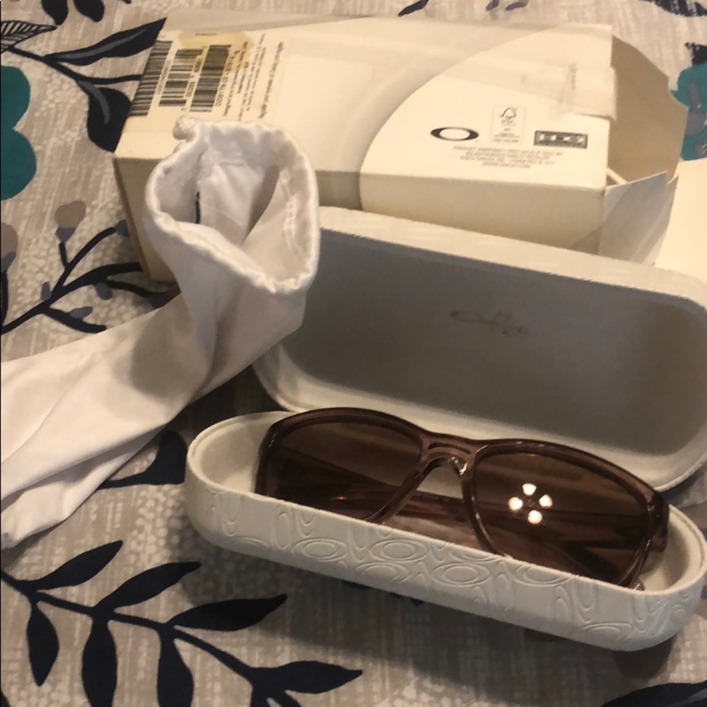 Women’s Oakley sunglasses
